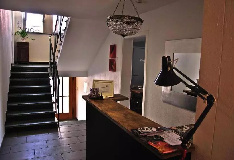 בית מלון כפרי Und Restaurant Zum Hirschen