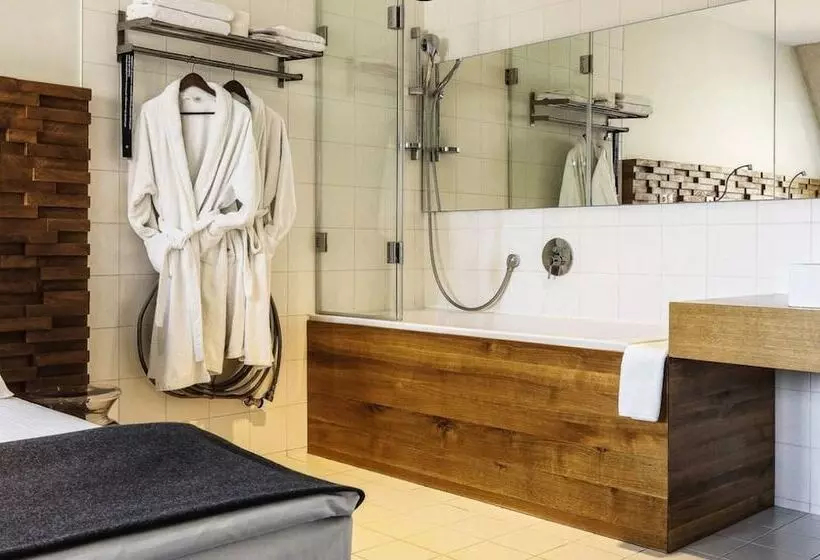 Hot_elarnia Hotel & Spa