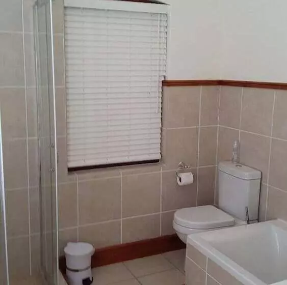 بنسيون Berg En Zee Guesthouse