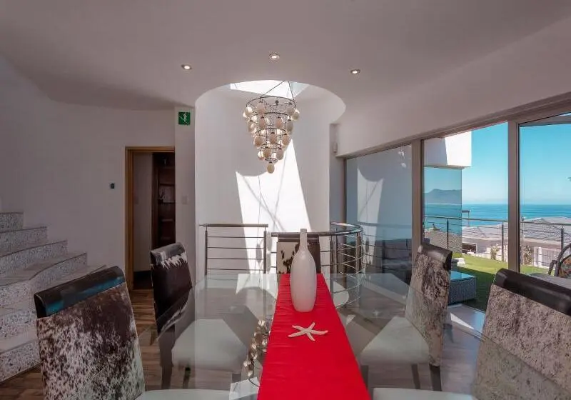 Sea Star Lodge