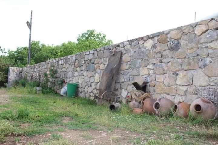 تختخواب و صبحانه Tatev 1