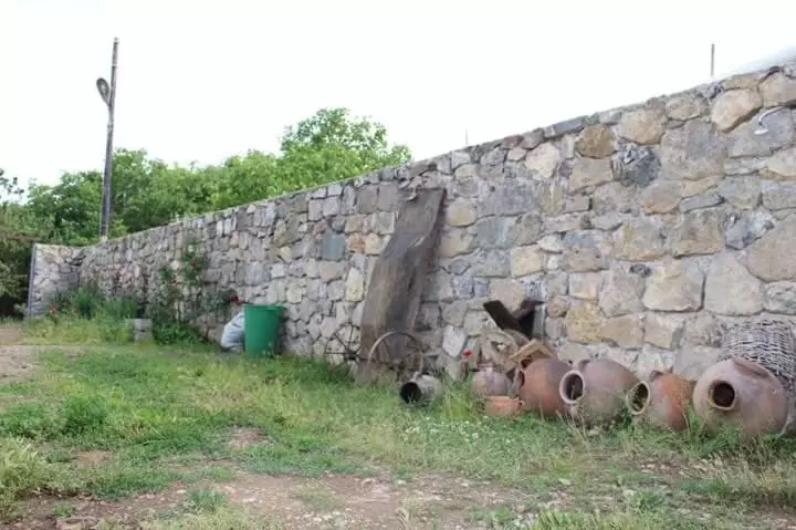 تختخواب و صبحانه Tatev 1