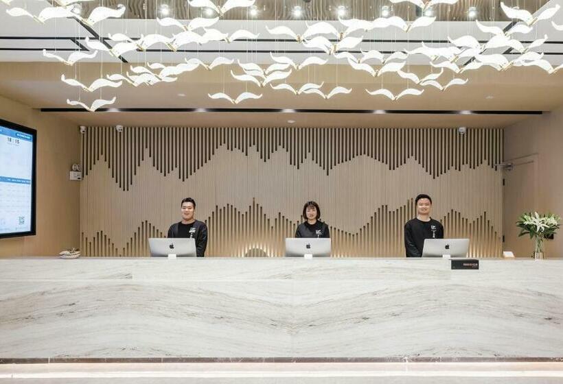 Atour Hotel Zhenjiang Xijindu Jinshan Temple