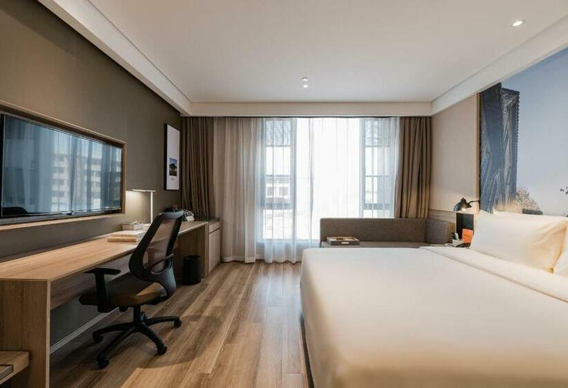 Atour Hotel Zhenjiang Xijindu Jinshan Temple