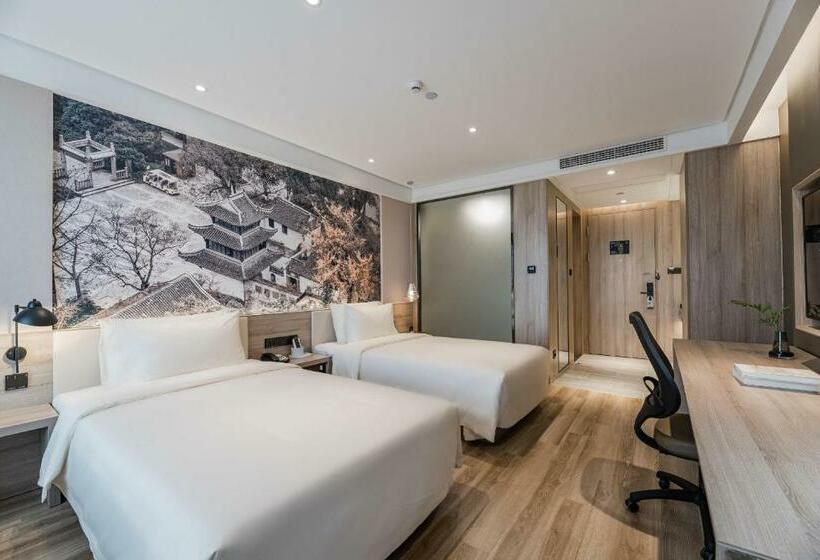 Atour Hotel Zhenjiang Xijindu Jinshan Temple