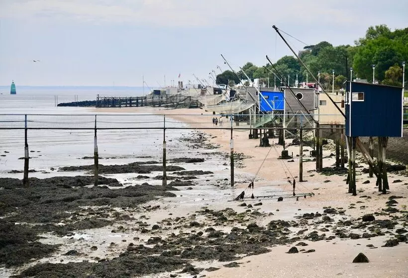 ホテル Ibis Styles Saint Nazaire Centre Gare