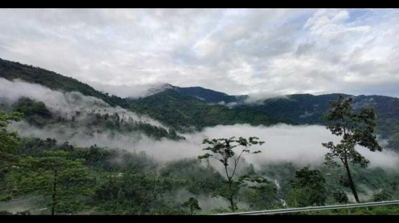 酒店 Oyo 88442 Esti Kutum Home Stay