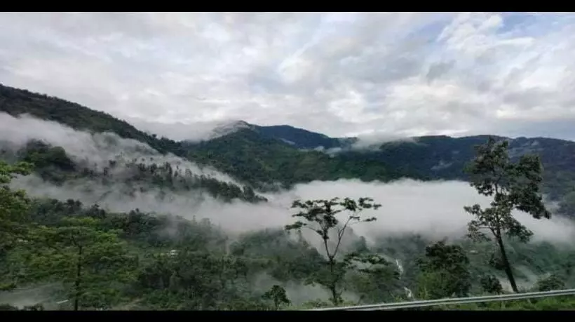 ホテル Oyo 88442 Esti Kutum Home Stay