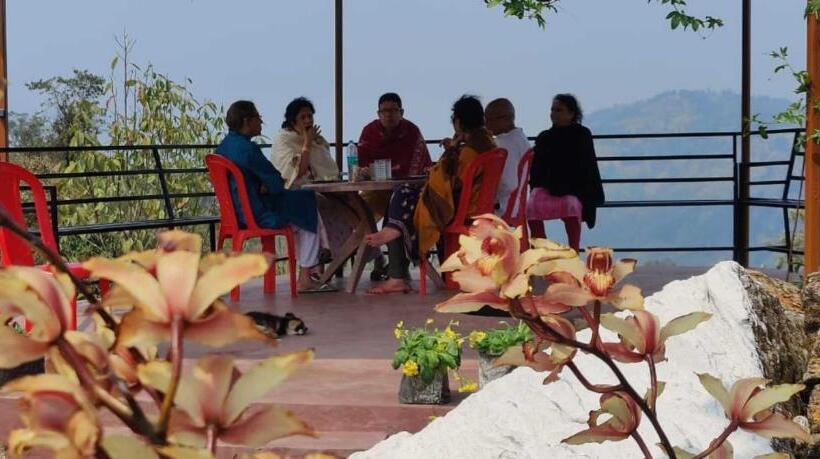 Отель Oyo 88442 Esti Kutum Home Stay