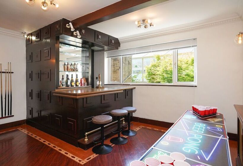 Luxury Spa Party Home   Pool Hottub Bar Sauna