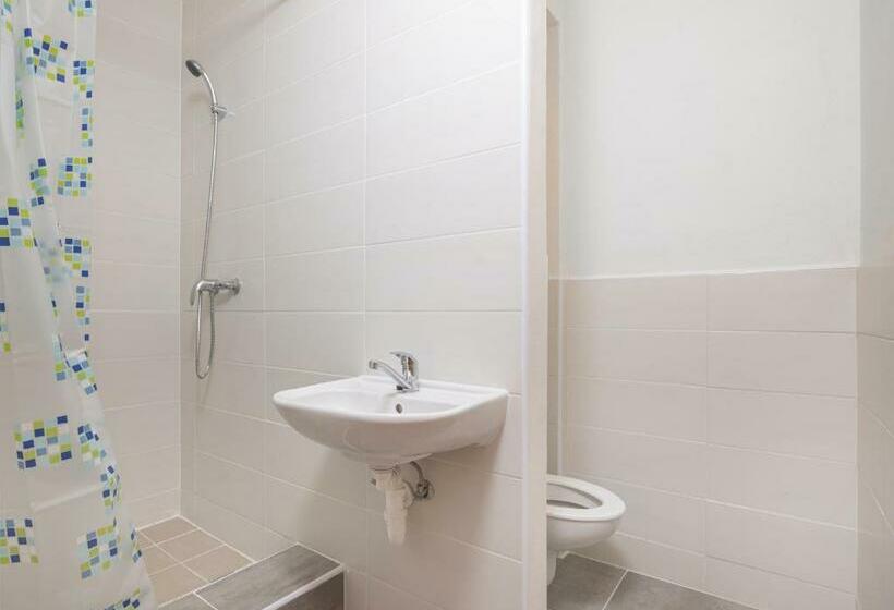 Hostel Apartmány A Studia Zámecký Park