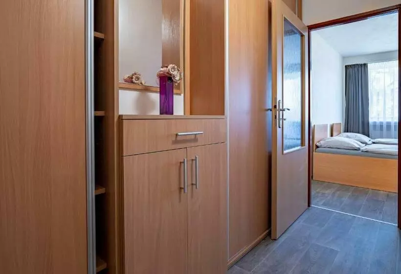 Retkeilymaja Apartmány A Studia Zámecký Park