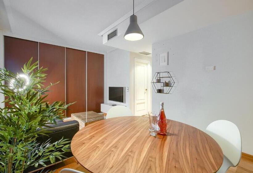 Apartamento En Chamberí Con Piscina Lovely Apartment In The City Center With Swimming Pool