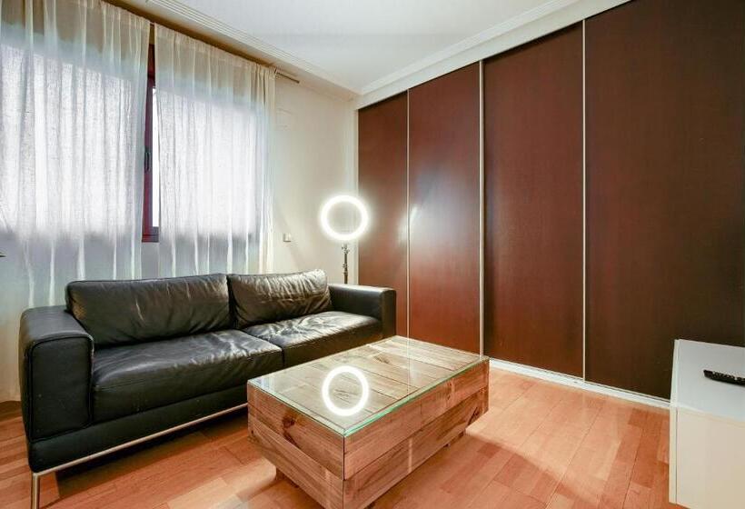 Apartamento En Chamberí Con Piscina Lovely Apartment In The City Center With Swimming Pool