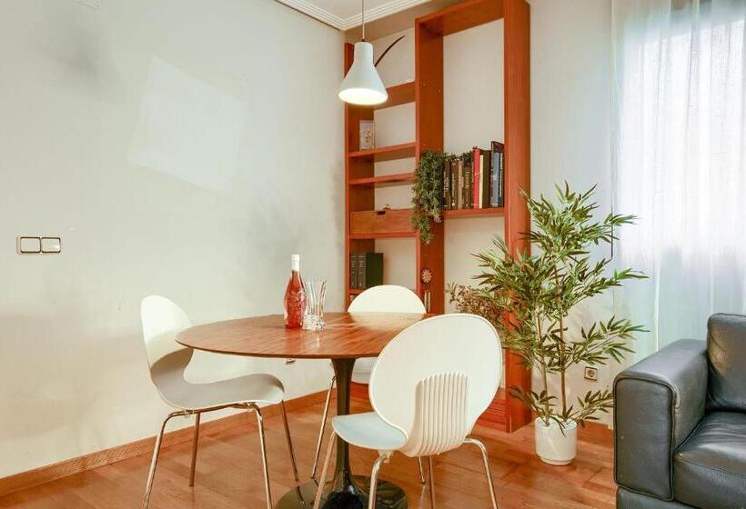 Apartamento En Chamberí Con Piscina Lovely Apartment In The City Center With Swimming Pool