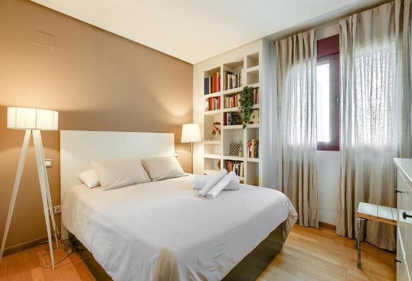Apartamento En Chamberí Con Piscina Lovely Apartment In The City Center With Swimming Pool