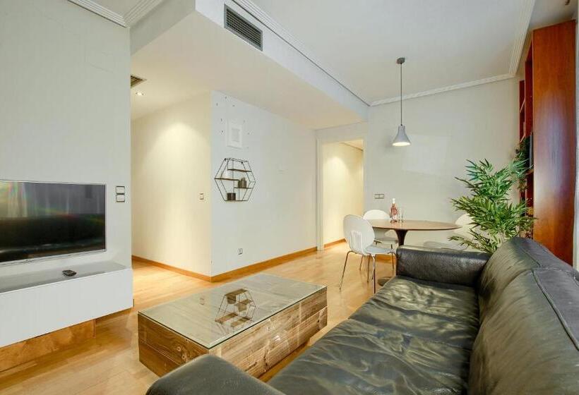 Apartamento En Chamberí Con Piscina Lovely Apartment In The City Center With Swimming Pool