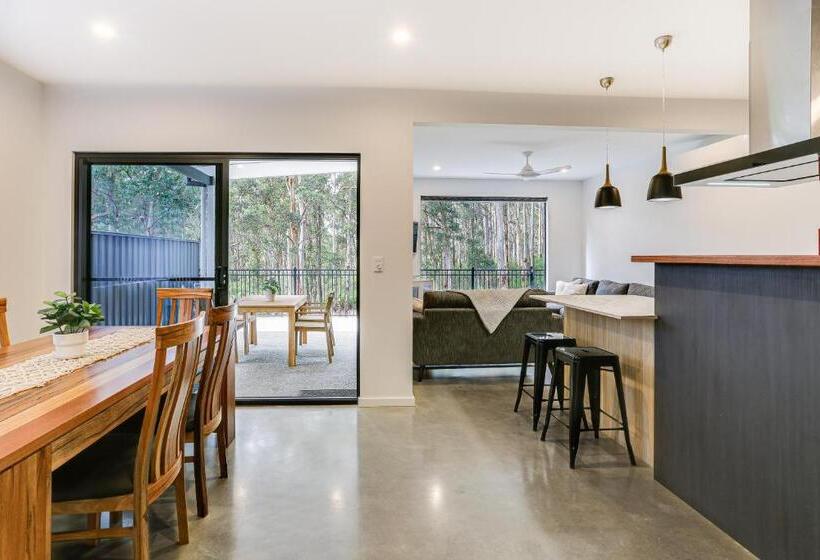 Karri Forest Vista Peaceful Home With Forest Views