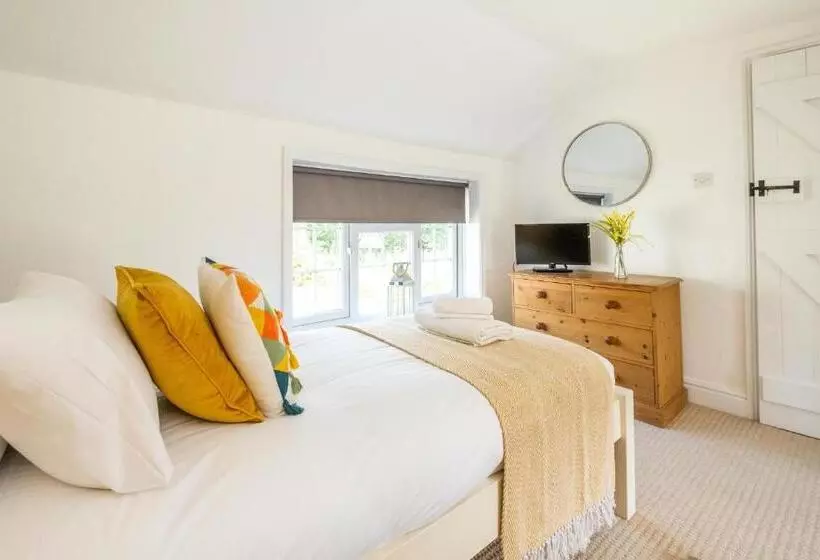 Laurel Cottage   Aldeburgh Coastal Cottages