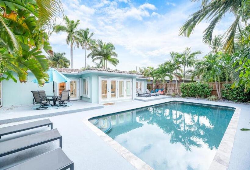 Luxurious Fort Lauderdale Pool Home