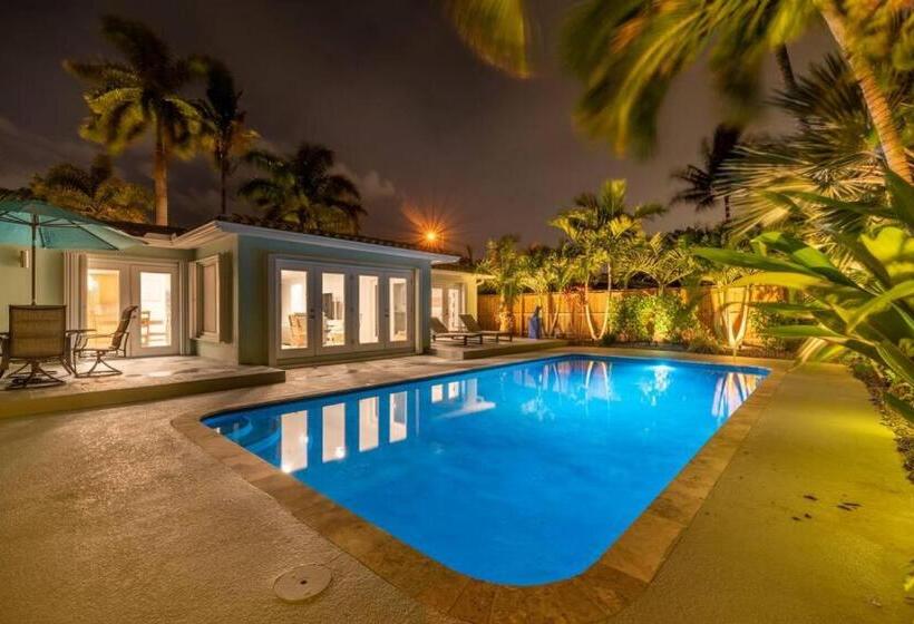 Luxurious Fort Lauderdale Pool Home