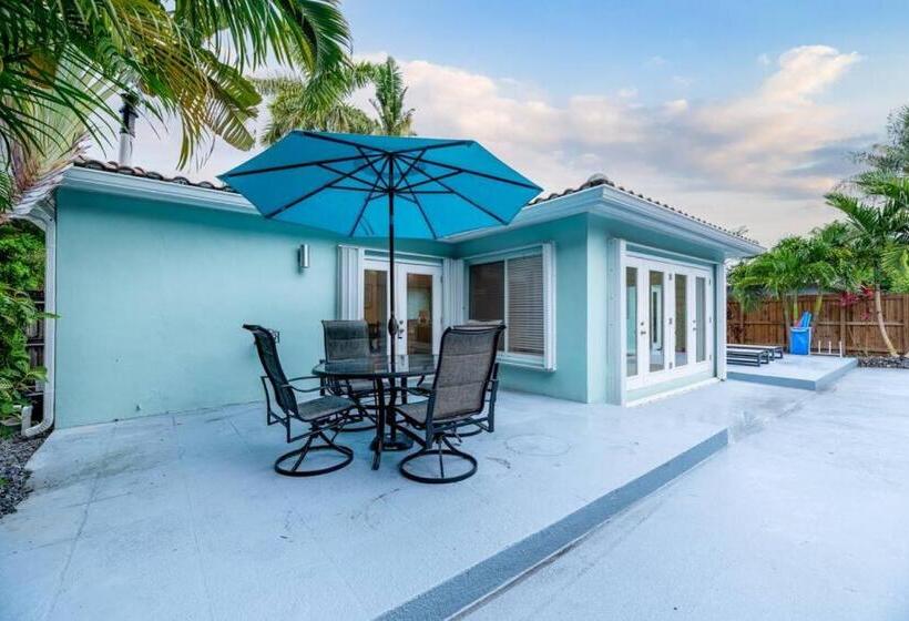 Luxurious Fort Lauderdale Pool Home