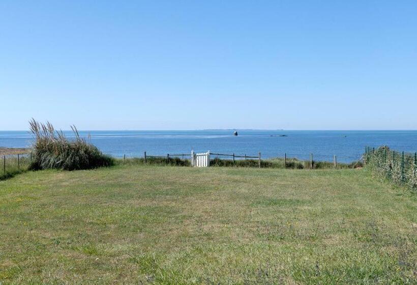 Maison En Front De Mer  10 Personnes   Jardin