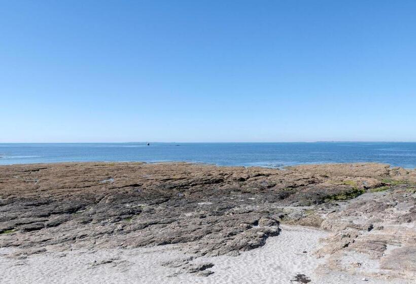 Maison En Front De Mer  10 Personnes   Jardin