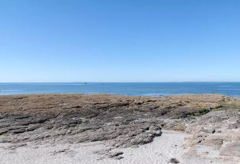 Maison En Front De Mer  10 Personnes   Jardin