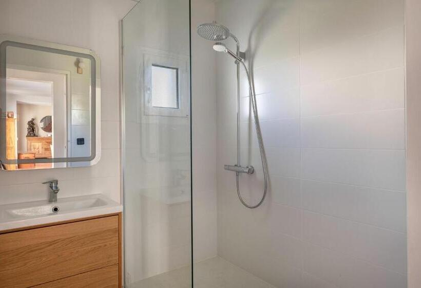 Maison En Front De Mer  10 Personnes   Jardin