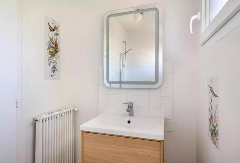 Maison En Front De Mer  10 Personnes   Jardin