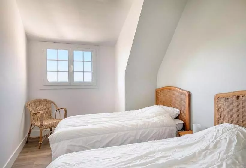 Maison En Front De Mer  10 Personnes   Jardin