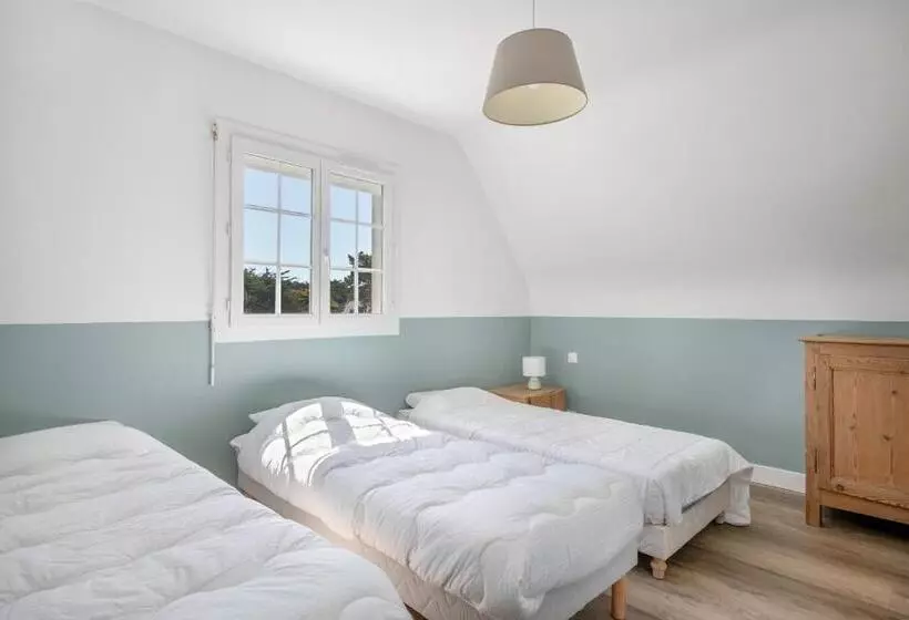 Maison En Front De Mer  10 Personnes   Jardin