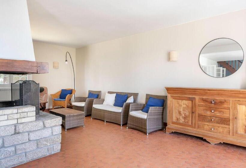 Maison En Front De Mer  10 Personnes   Jardin