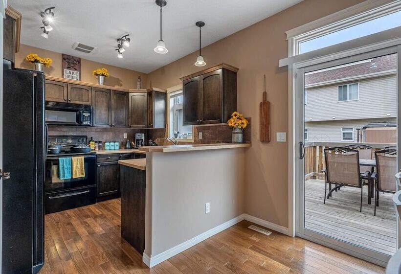 Prairie Oasis I Sleeps 16 L Bbq & Patio L Smart Tv