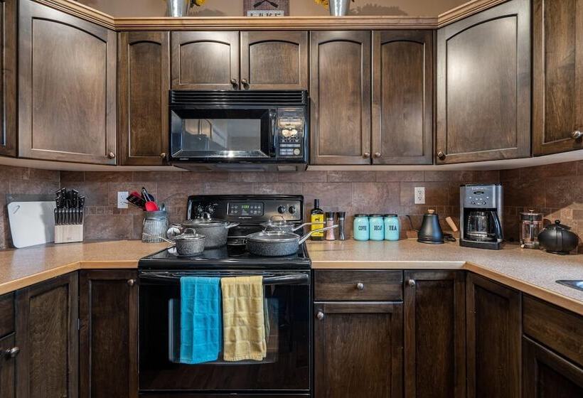 Prairie Oasis I Sleeps 16 L Bbq & Patio L Smart Tv