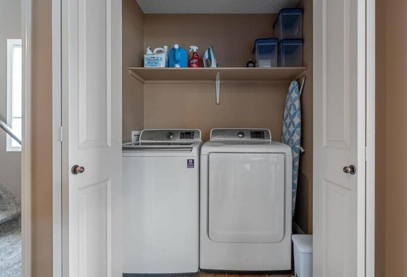 Prairie Oasis I Sleeps 16 L Bbq & Patio L Smart Tv