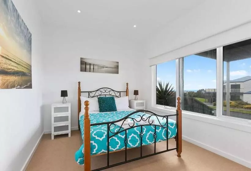 Seaview Apollo Escape