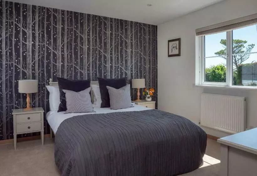 Furlong Cottage @ Higher Stancombe Farm