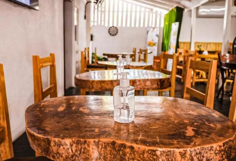 Aamiaismajoitus (B&B) Incognito Reggae Rooms