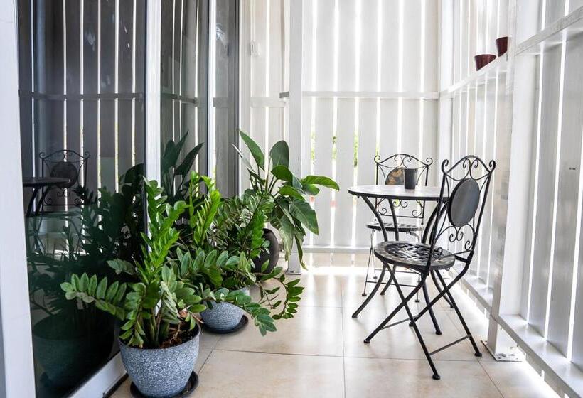 تختخواب و صبحانه Incognito Reggae Rooms