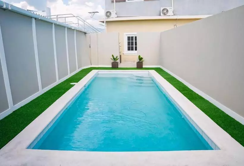 Aamiaismajoitus (B&B) Incognito Reggae Rooms