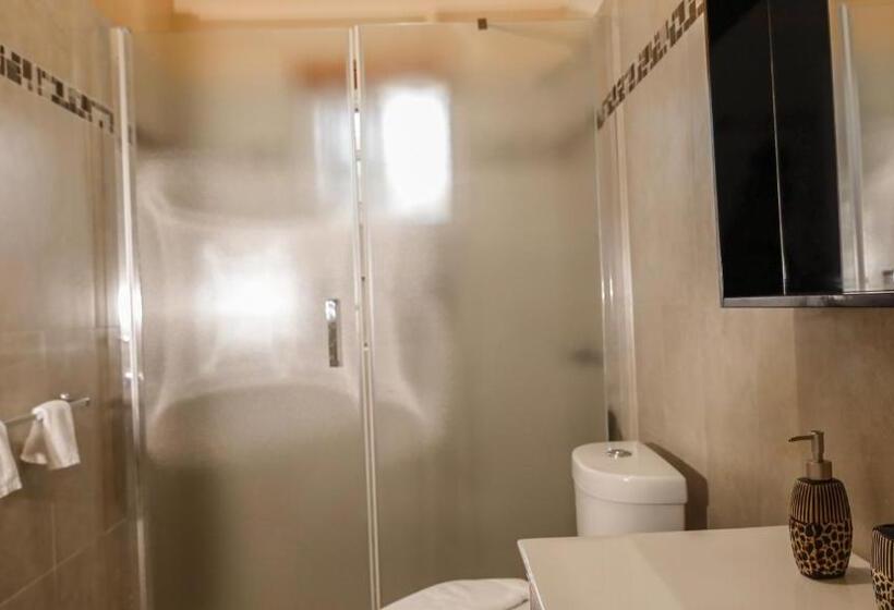 تختخواب و صبحانه Incognito Reggae Rooms