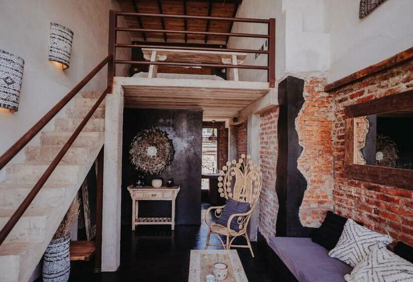 هتل Ginger And Coco