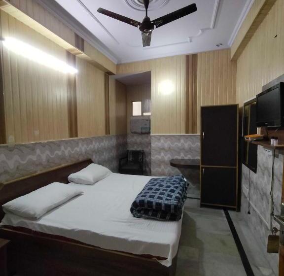 هتل Oyo 87926  New Imperial