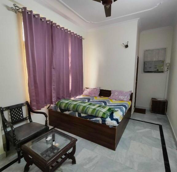 هتل Oyo 87926  New Imperial