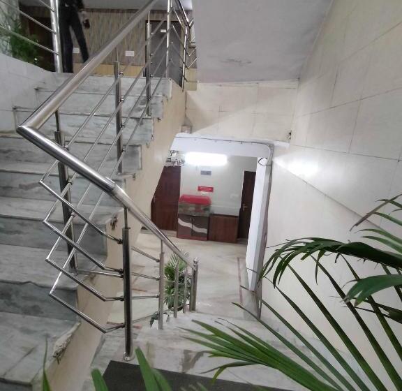 هتل Oyo 87926  New Imperial