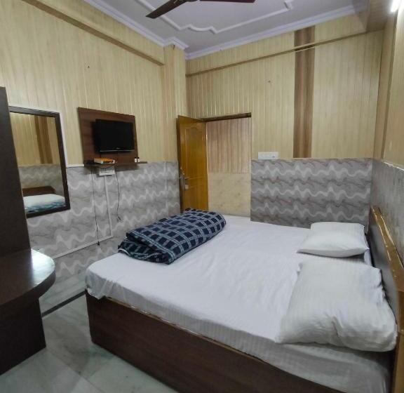 هتل Oyo 87926  New Imperial