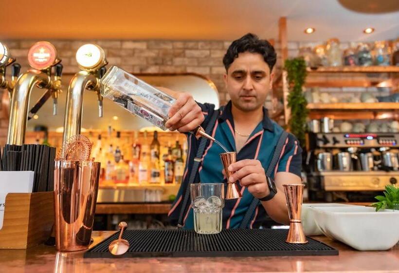 فندق Oyster House