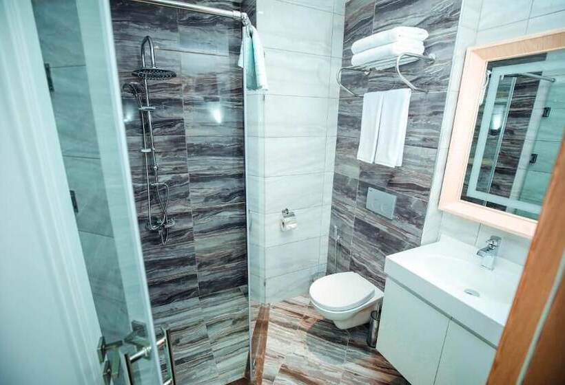 هتل Regal Inn Badamdar